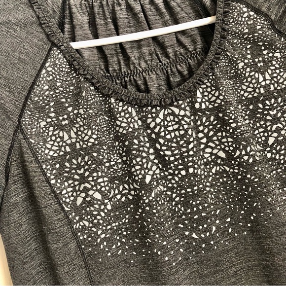 Lululemon Run Wild Short Sleeve Tech top, size 12 - Picture 2 of 7